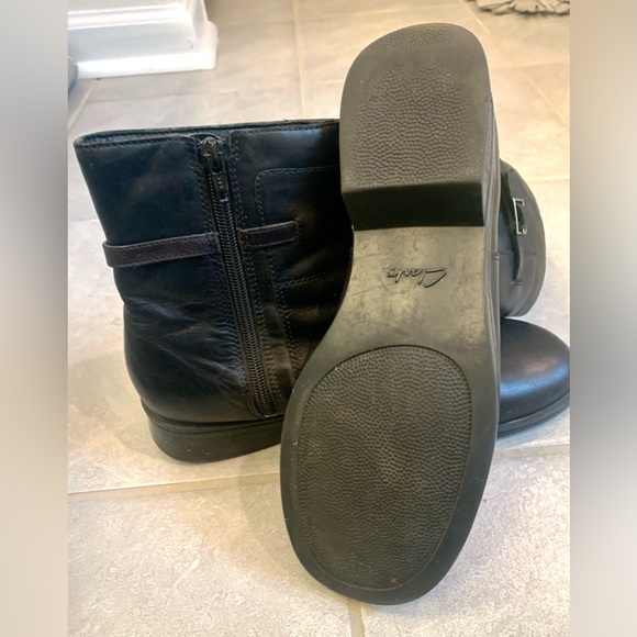 Clark’s Zip & Buckle Detail Low Heel Comfort Boot - Picture 5 of 6